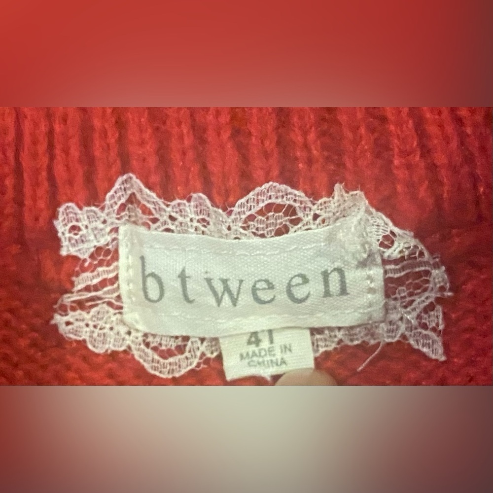 btween Sweater Size 4T Red Ruffled Front And Shoulder - Picture 3 of 5